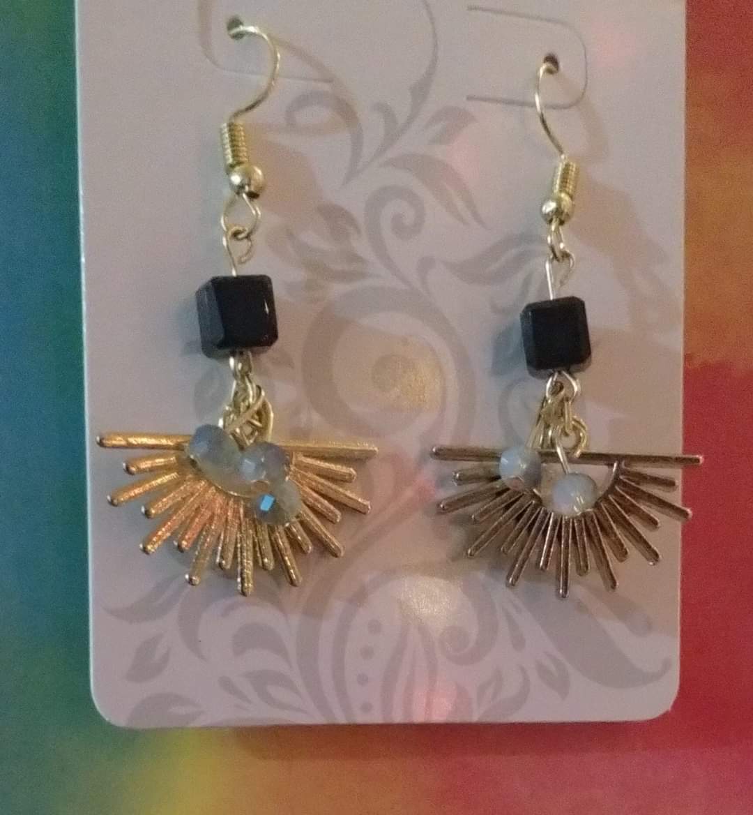 CRYSTAL STARBUSRT EARRINGS